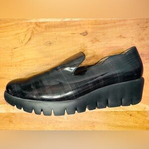 Wonders Fly Black Plaid Patent Scalloped loafers Size 42